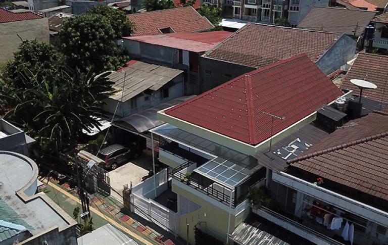 Apakah Genteng Baja Ringan Rawan Petir ? Yuk Cari Tahu!